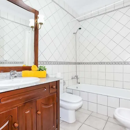 Puerto Del Carmen Sleeps 4 Air Con Wifi Villa